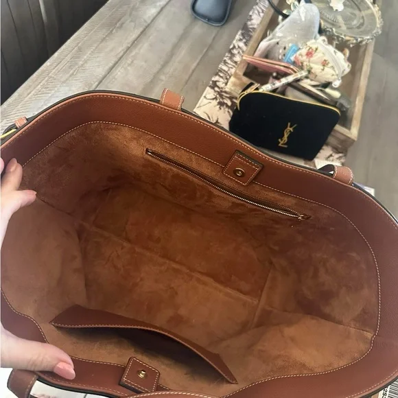 MEDIUM CABAS ANAÏS CUIR TRIOMPHE IN GRAINED CALFSKIN
Like new - Picture 5 of 16